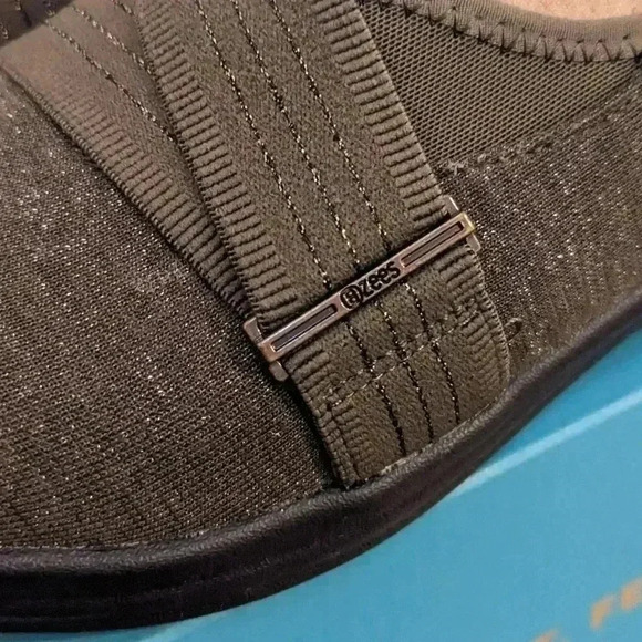 BZEES WOMENS NICHE SLIP ON SNEAKER - Picture 9 of 11